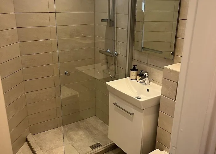 Apartment Hyggelig Taet Pa Centrum Og Letbanestop *